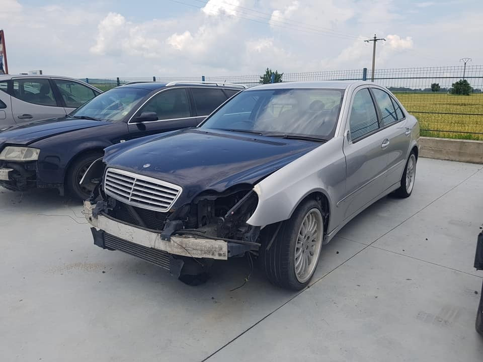 Dezmembrez Mercedes e270 CDI