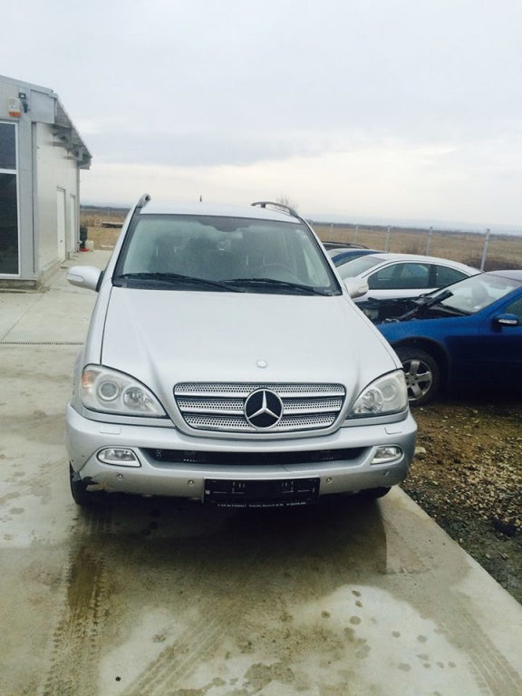Dezmembrez Mercedes ML 2.7 CDI / 4.0 CDI an 2002