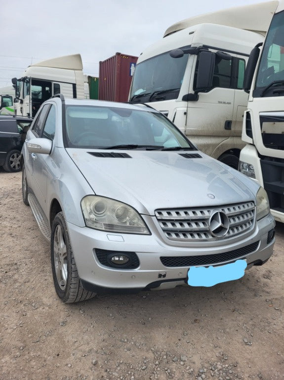 Dezmembrez Mercedes ML320 CDI w164