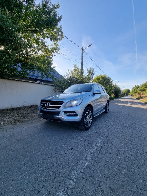 Dezmembrez Mercedes ML350 cdi W166 AMG