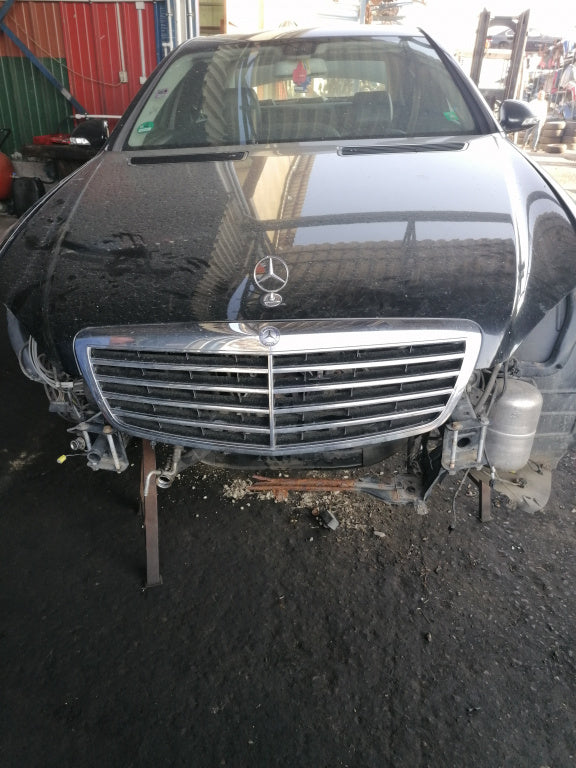 Dezmembrez Mercedes S Class an 2007 motor 3.0 cdi