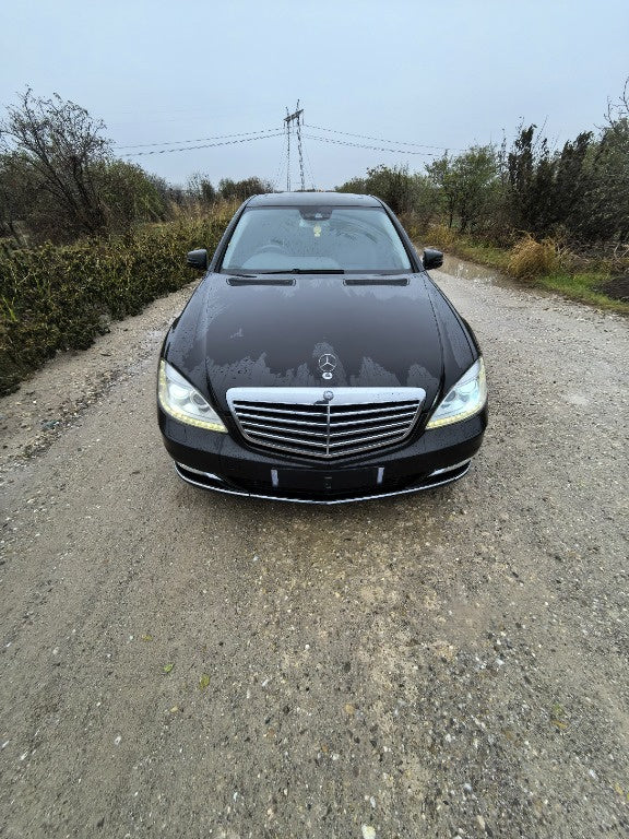 Dezmembrez Mercedes S class w221 facelift