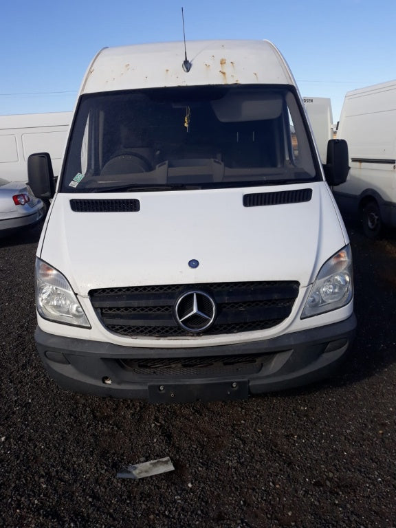 Dezmembrez mercedes sprinter 2.2 cdi 2009