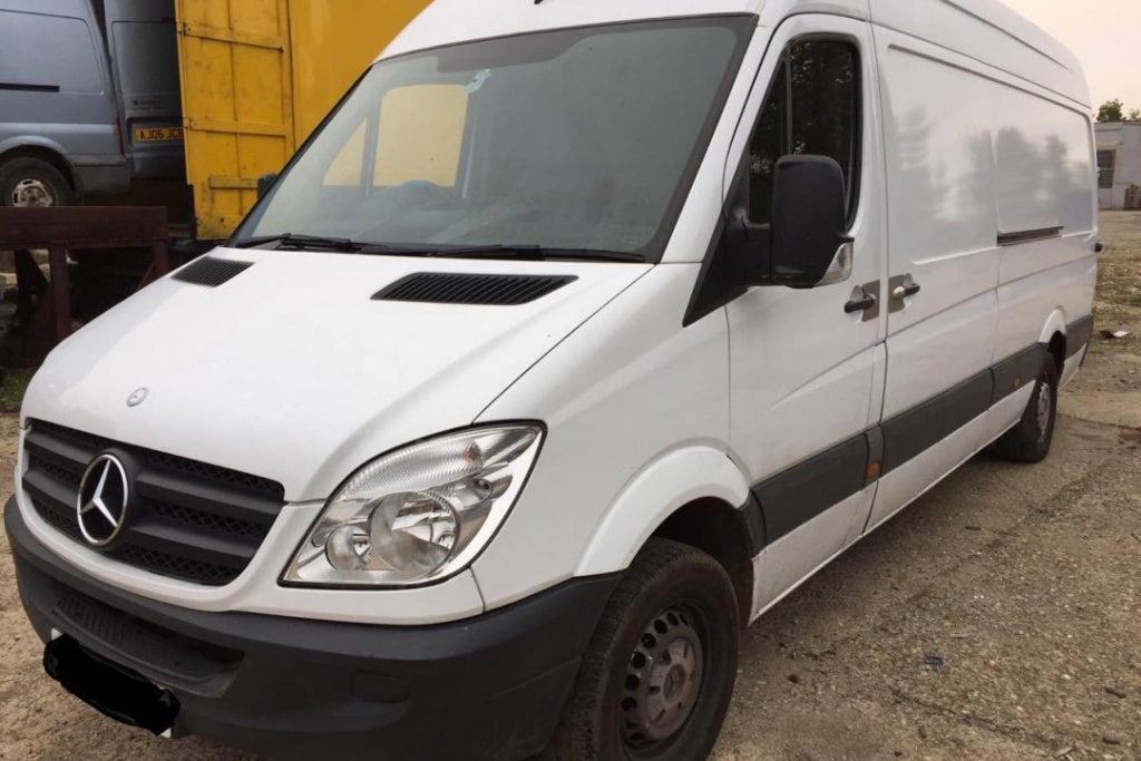 Dezmembrez Mercedes Sprinter 211 2.2CDI 2006 - 2009