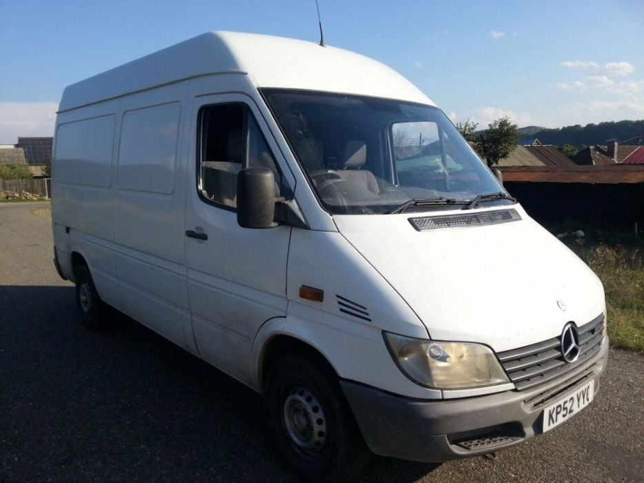 Dezmembrez mercedes sprinter 311/313 cdi. Model 2 panouri/3 panouri. fab 2003
