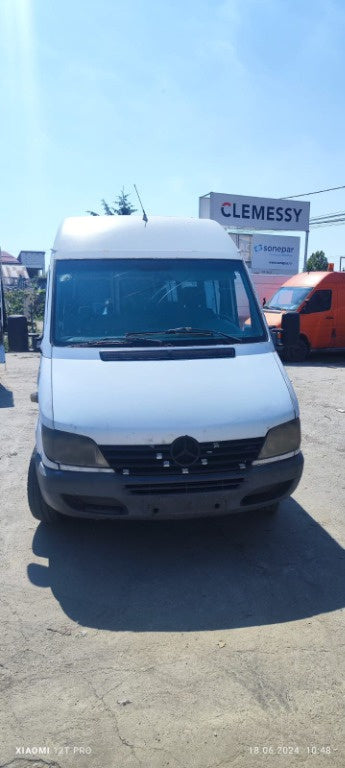 Dezmembrez Mercedes Sprinter 903 2.2 TDI 130Cp / 95KW cod motor 611981 punte simpla ,an 2005