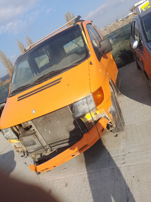 Dezmembrez mercedes vito an 2002 motor 2.2 cdi