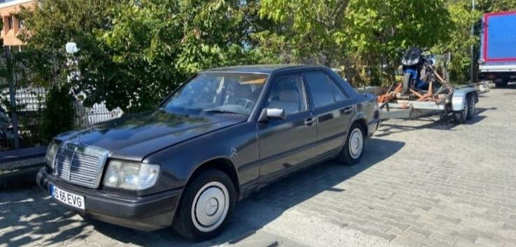 Dezmembrez Mercedes w124 14985