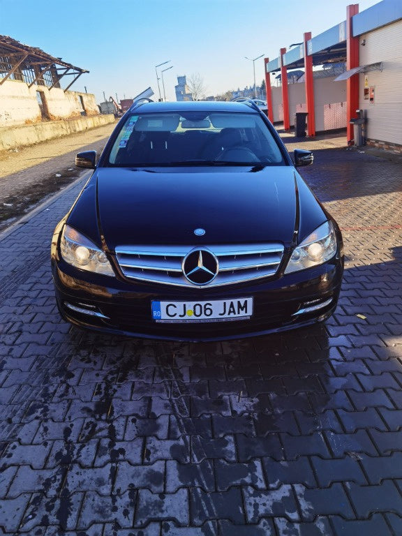 Dezmembrez Mercedes W204 an 2010