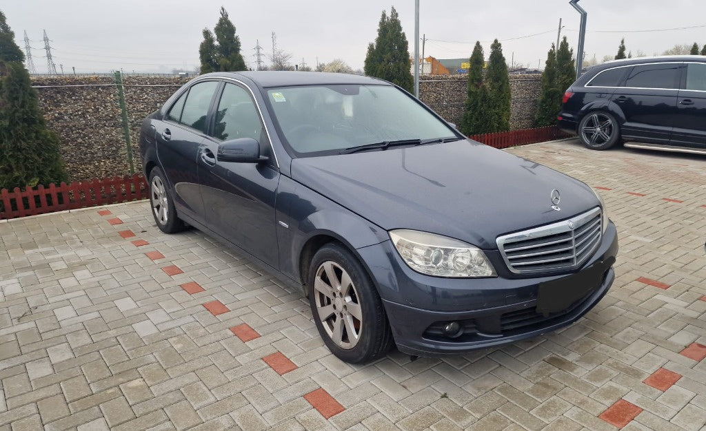 Dezmembrez Mercedes w204 an 2010 euro 5