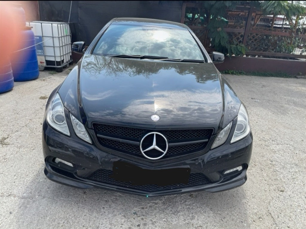 Dezmembrez Mercedes w207 3.0 d