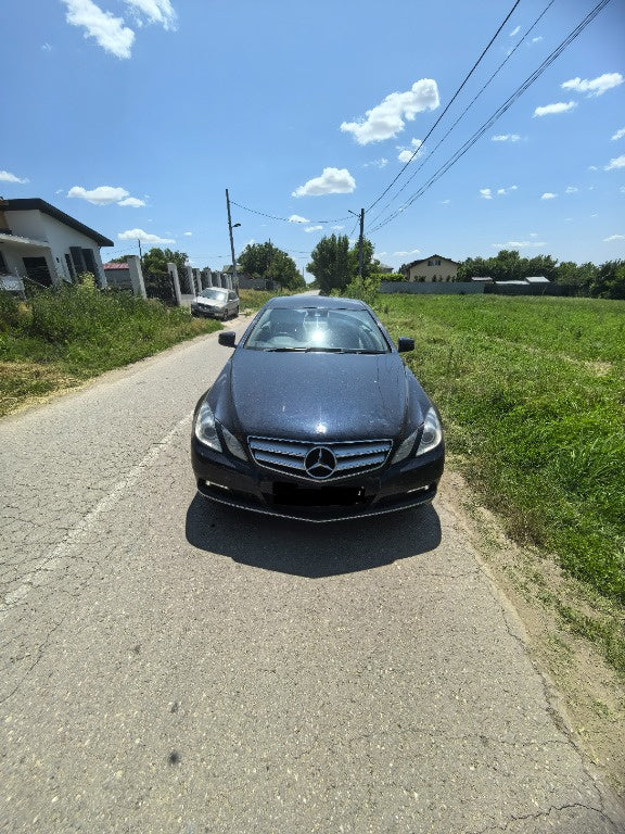 Dezmembrez Mercedes w207