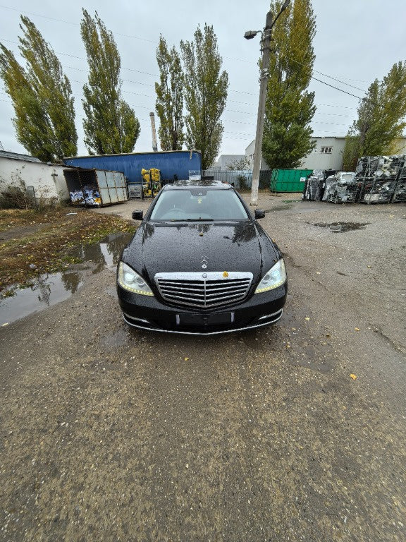 Dezmembrez Mercedes w221 facelift 2011