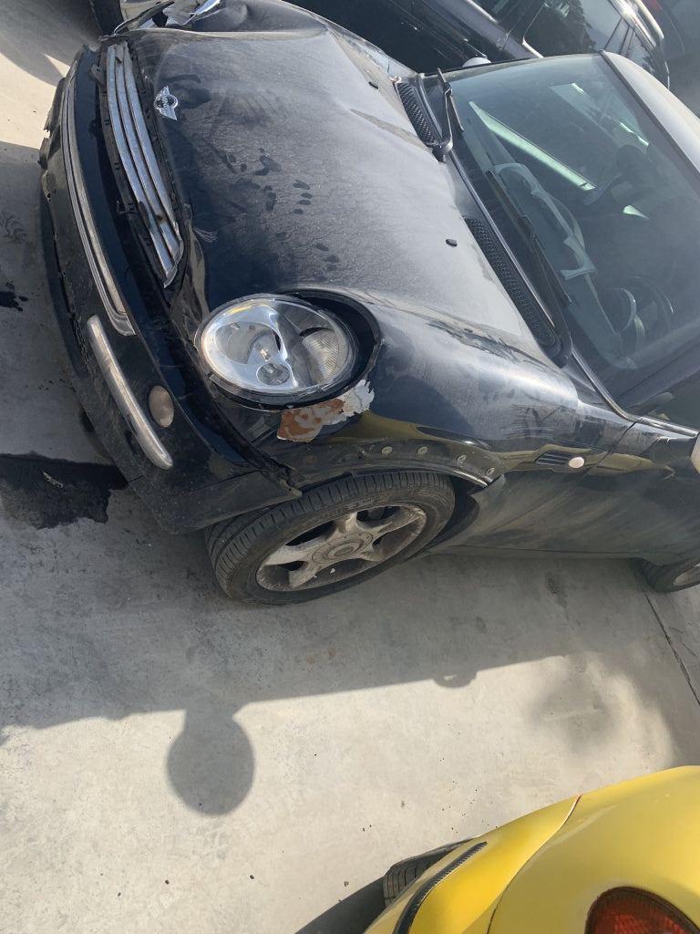 Dezmembrez mini cooper