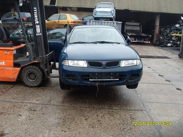 Dezmembrez Mitsubishi Carisma din 1996-1999, 1.6 b