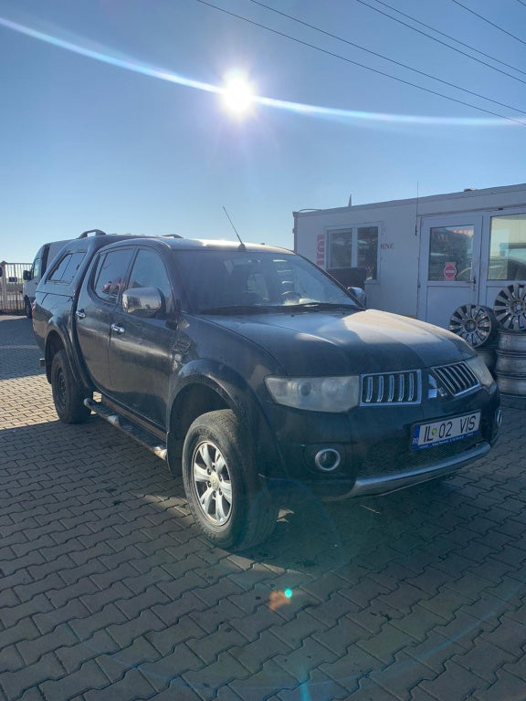 Dezmembrez Mitsubishi L200 2012 Pick-up 2.5