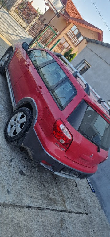 Dezmembrez Mitsubishi Outlander 2004 Suv 2.0