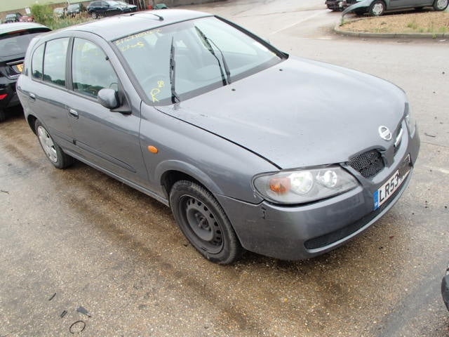 Dezmembrez Nissan Almera din 2003 1.5b,