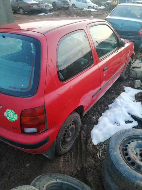 Dezmembrez Nissan micra an 1998 motor 1 2,1.0 benzina