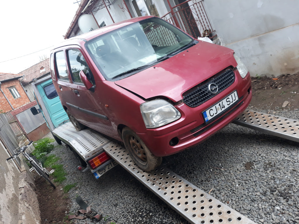 Dezmembrez opel agila motor 1.2 benzina