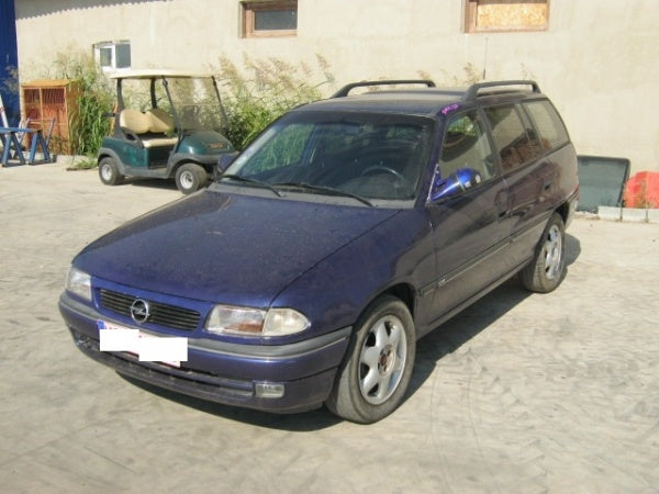 Dezmembrez Opel Astra F din 1996 2.0b,