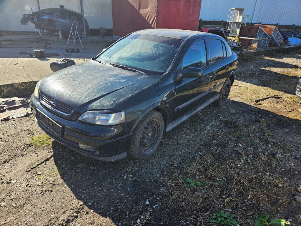 Dezmembrez Opel Astra G berlina 1.7 DTI din 1999 2000 2001 2002