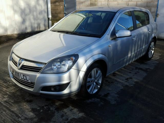 Dezmembrez Opel Astra H, 1.6b 2009