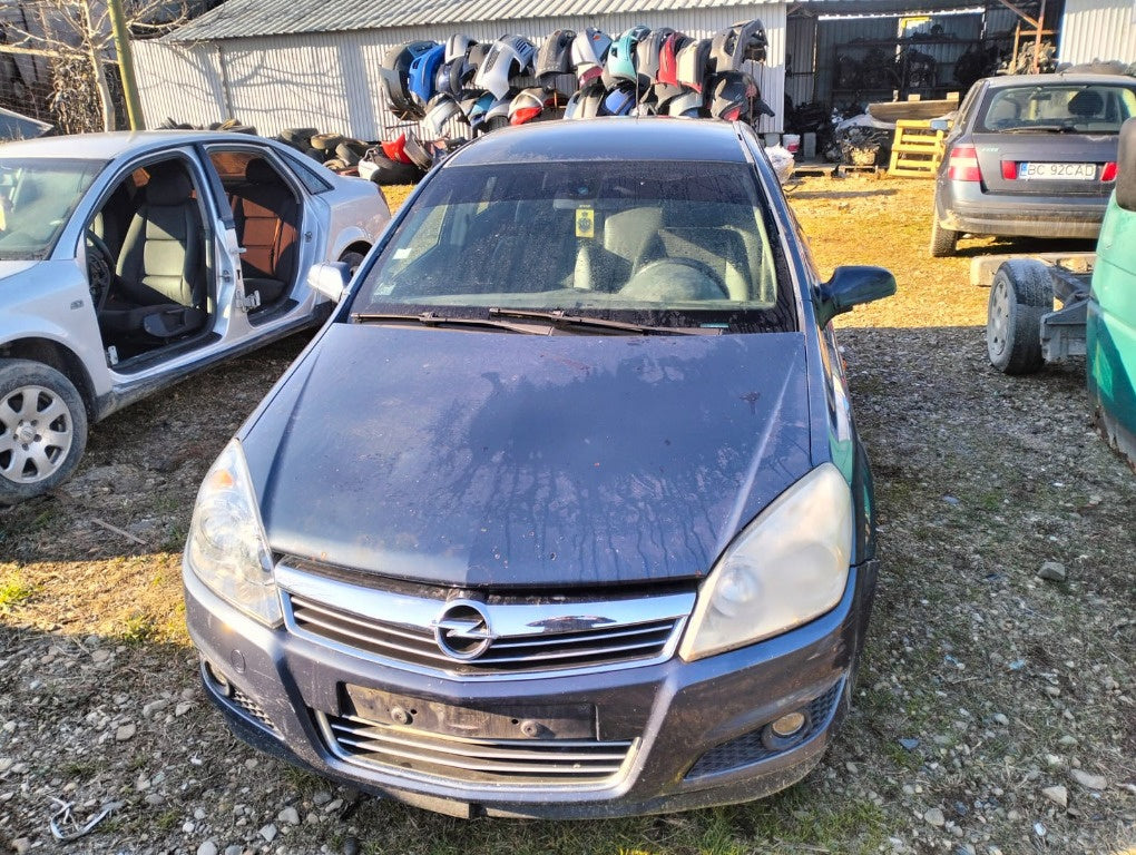 Dezmembrez opel astra h 1.7d anul 2008