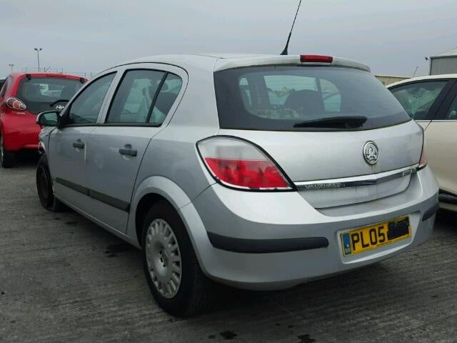 Dezmembrez Opel Astra H 1.8b