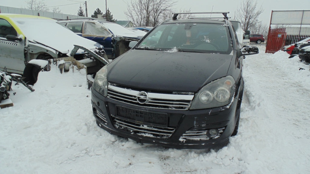 Dezmembrez Opel Astra H 2005 Caravan 1.7