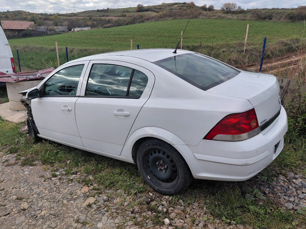 Dezmembrez opel astra h an 2001,motor 1.7 cdti euro 5