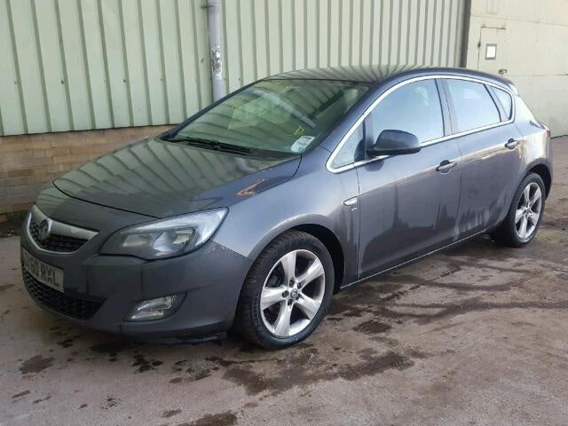 Dezmembrez Opel Astra J combi, 1.7cdti, A17DTL