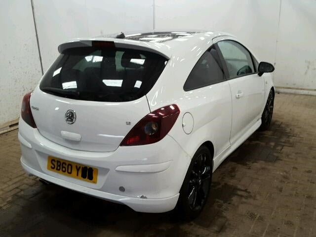 Dezmembrez Opel Corsa 1.2b 2011