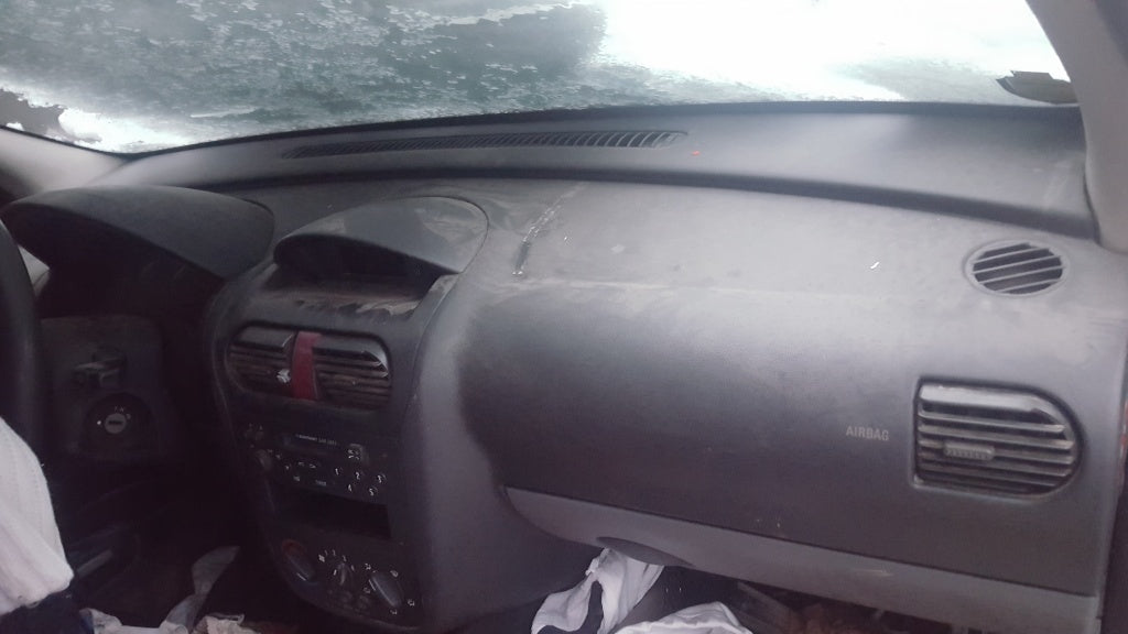Dezmembrez Opel Corsa C 2003 hatchback 1000