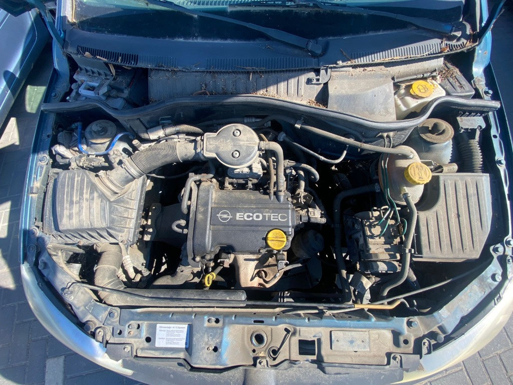 Dezmembrez Opel Corsa C (F08, F68) 1.0 benz 2001, Z10XE