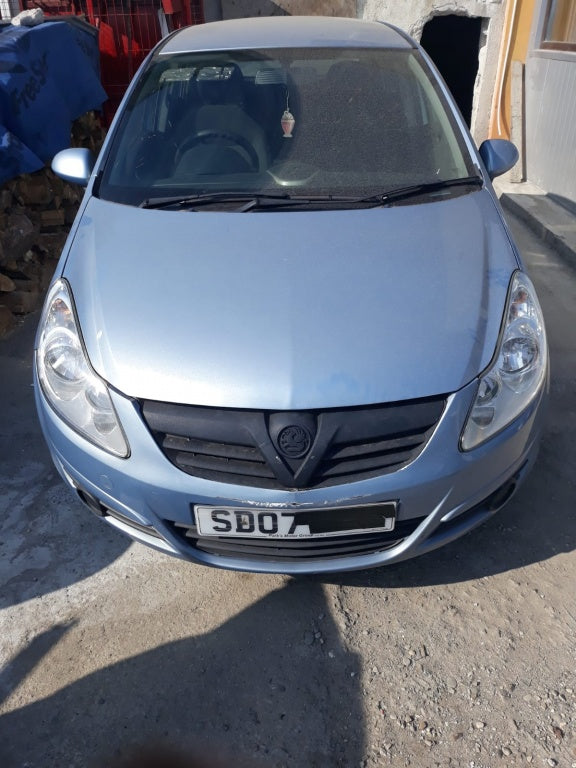 Dezmembrez opel corsa d 2009