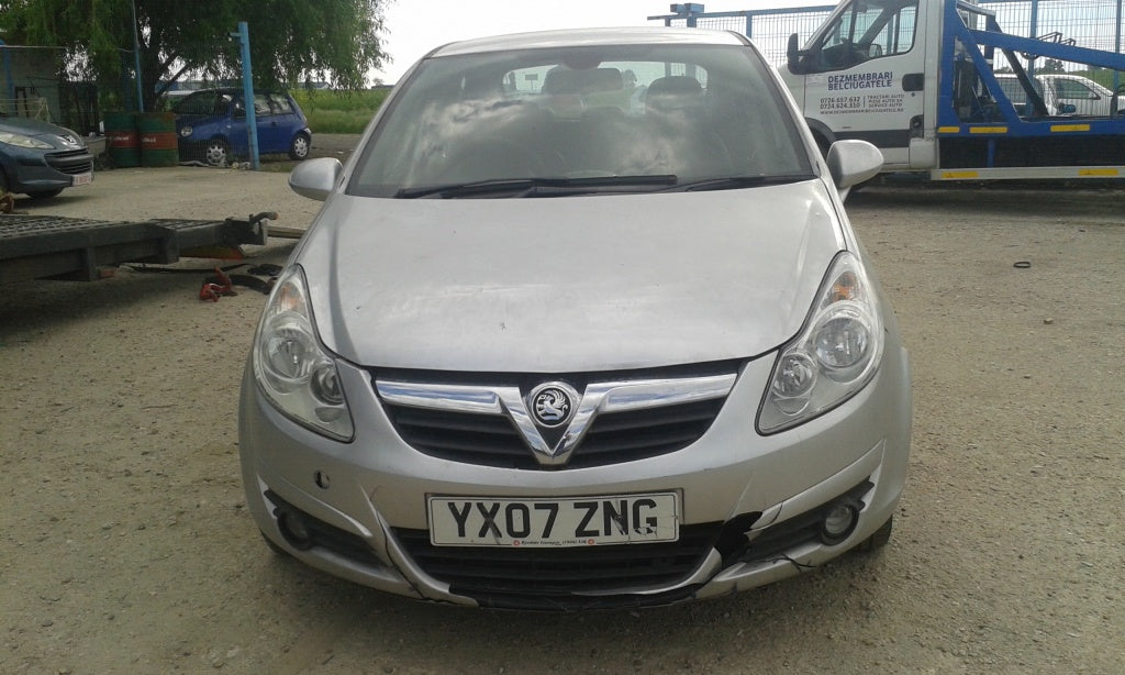 Dezmembrez Opel Corsa D din 2007, motor 1.3 cdti