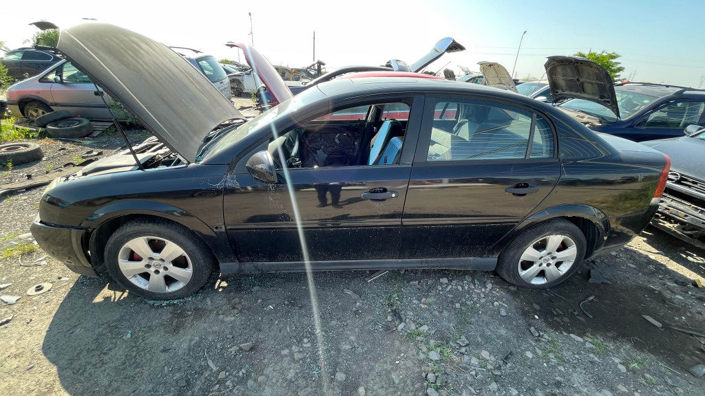 Dezmembrez Opel Vectra C 2.2 CDTI Diesel Dezmembrat