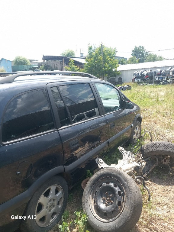 Dezmembrez opel zafira a z18xe.