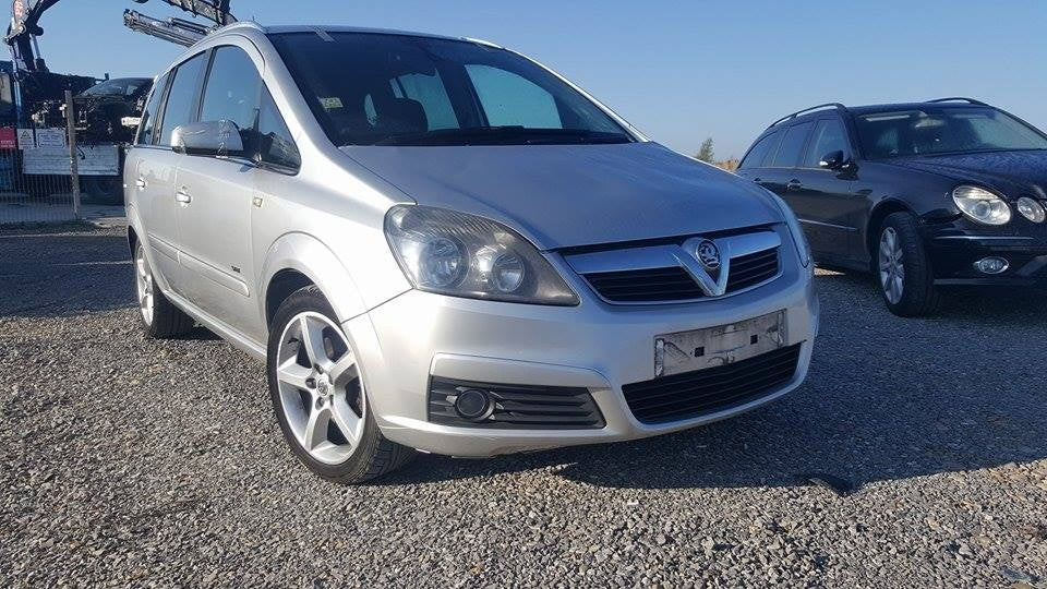 Dezmembrez Opel Zafira B 2007+ 1.9 CDTI