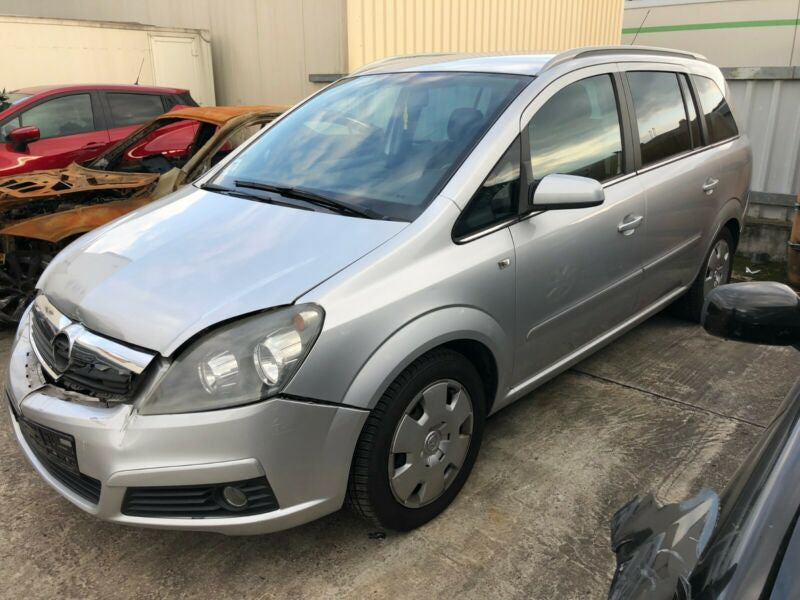 Dezmembrez Opel Zafira B 2007 Monovolum 1.9 DTI, 88kw, E4