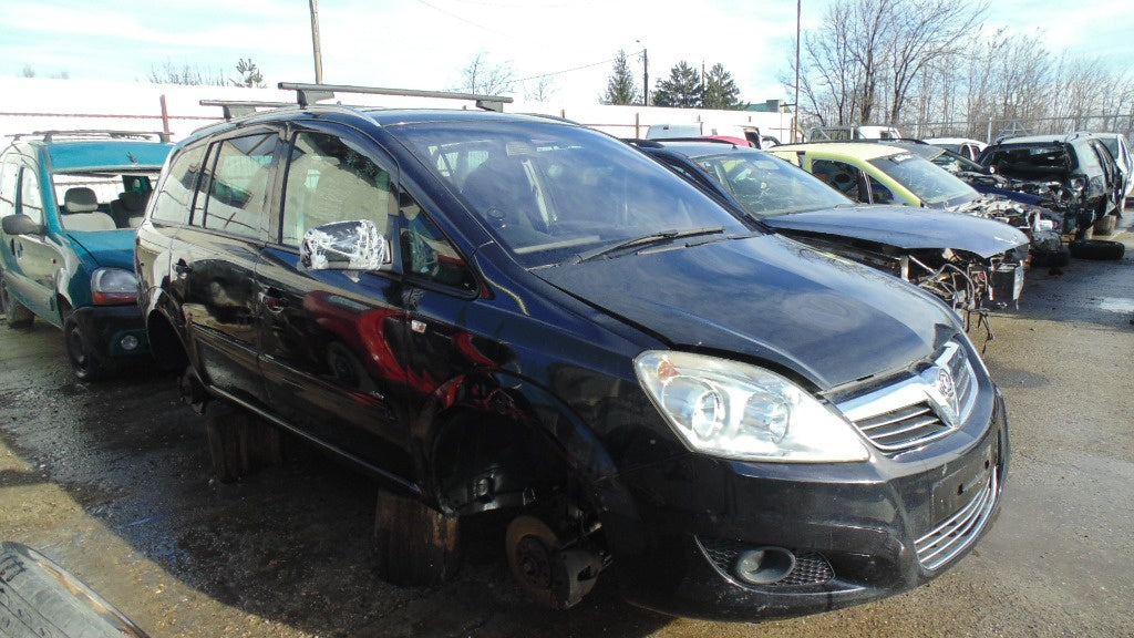Dezmembrez Opel Zafira B 2010 Hatchback 1.6 16V