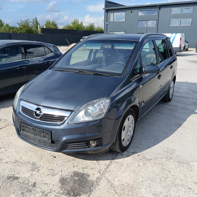 Dezmembrez Opel Zafira B 2010 Monovolum 2.2 Direct