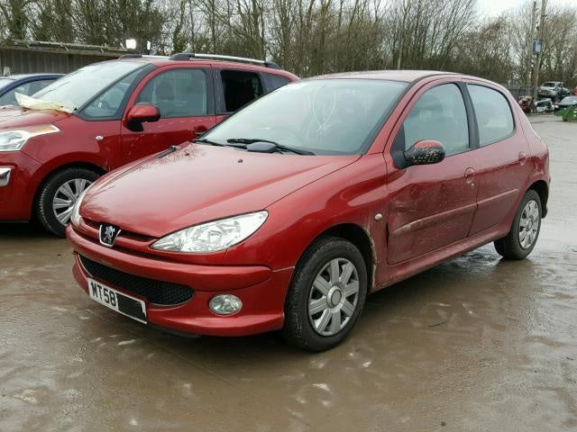 Dezmembrez Peugeot 206 1.4b 2009