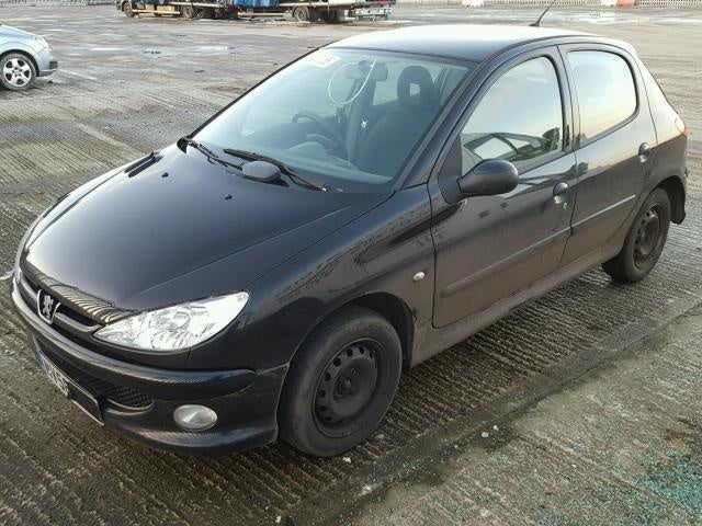 Dezmembrez Peugeot 206, 1.4benzina 2009