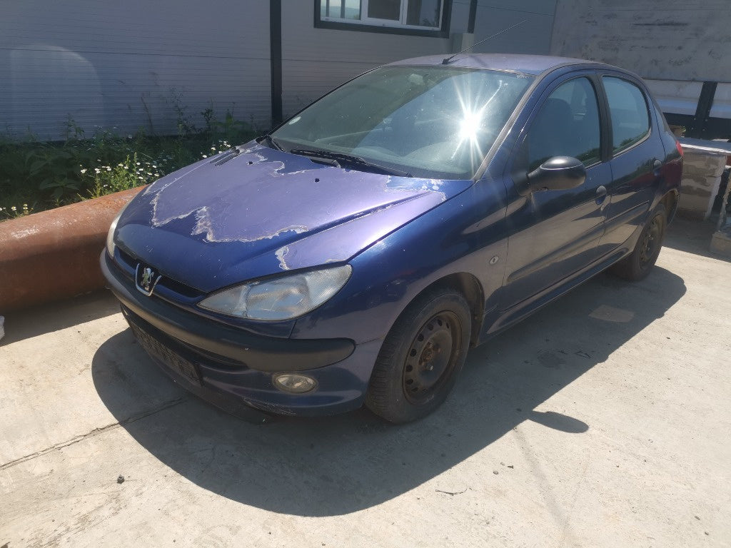 Dezmembrez Peugeot 206 2001 Hatchback Benzina 1.1 i 65Cp