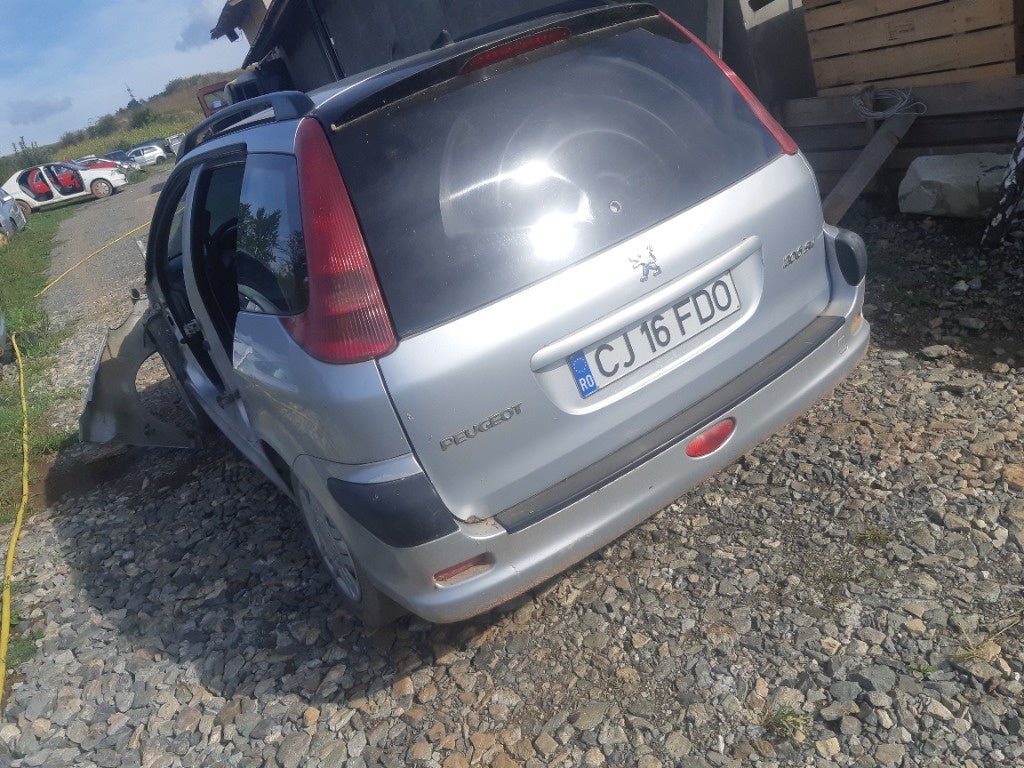 Dezmembrez peugeot 206,307,407 motor 1.4 benzina varianta break