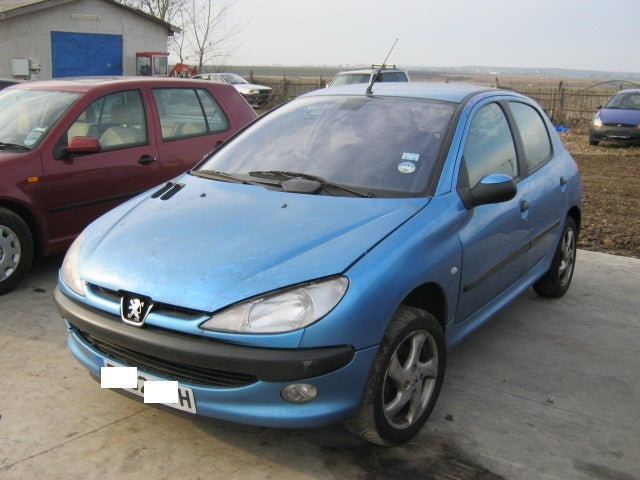 Dezmembrez Peugeot 206 din 2002, 1.6b,
