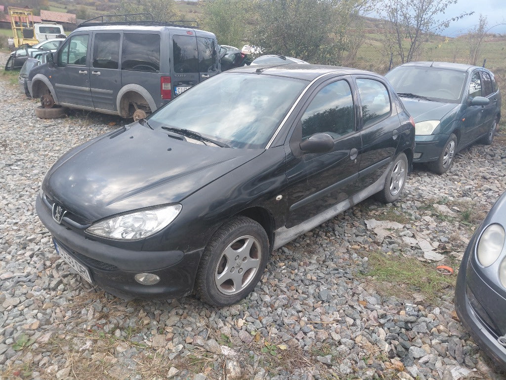 Dezmembrez peugeot 206,motor 1.4 benzina ,an 2007,