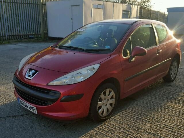 Dezmembrez Peugeot 207 1.4b 2006